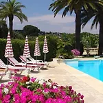 Le Chateau De Lese 4*