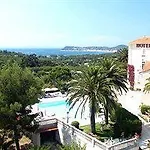 Le Chateau De Lese