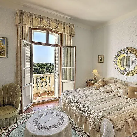 Hotel Le Chateau De Lese