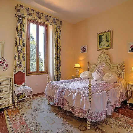 Le Chateau De Lese