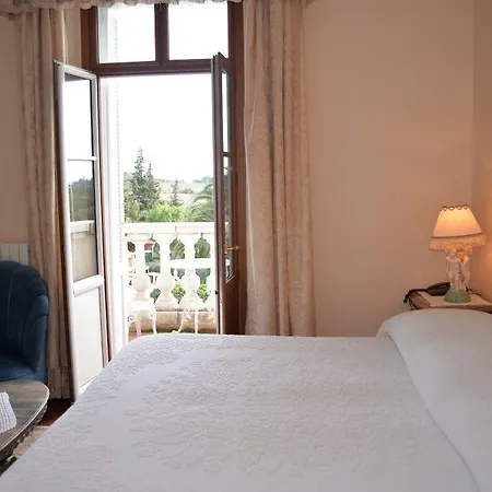 Le Chateau De Lese 4*