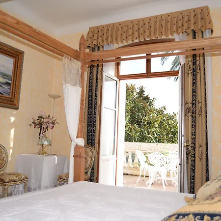 Le Chateau De Lese