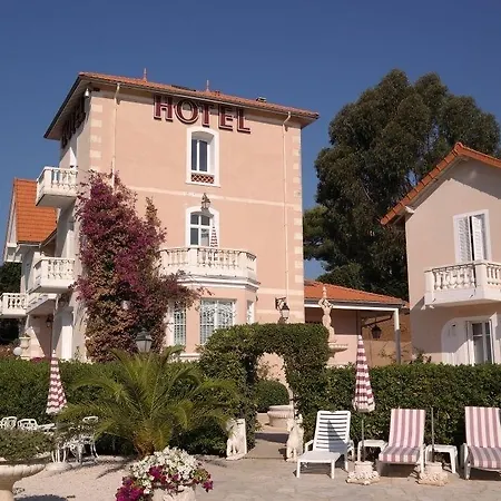 Hotel Le Chateau De Lese