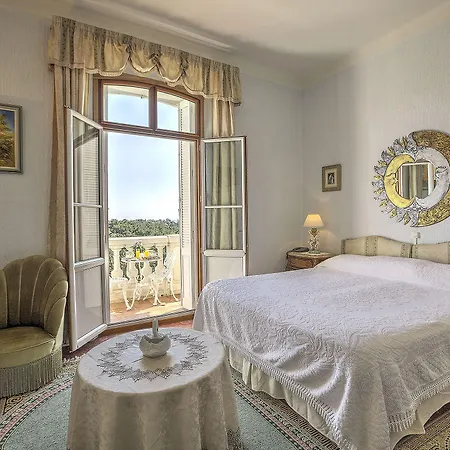 Le Chateau De Lese Hotel 4*