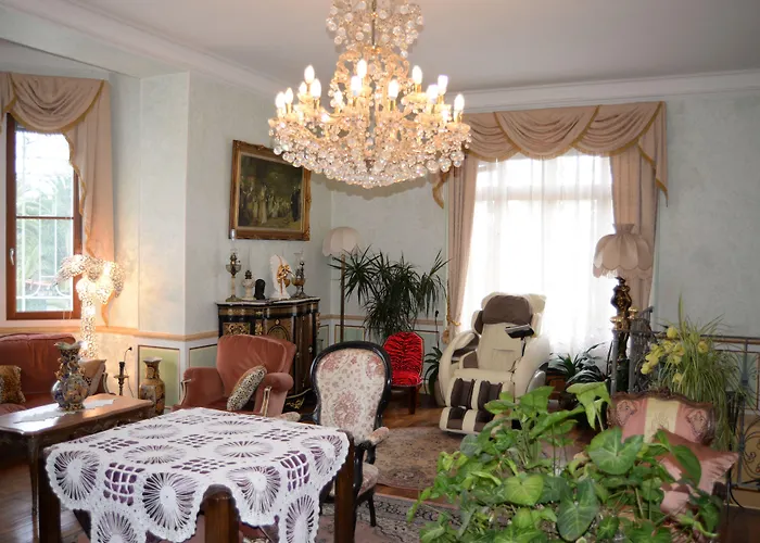Le Chateau De Lese 4*