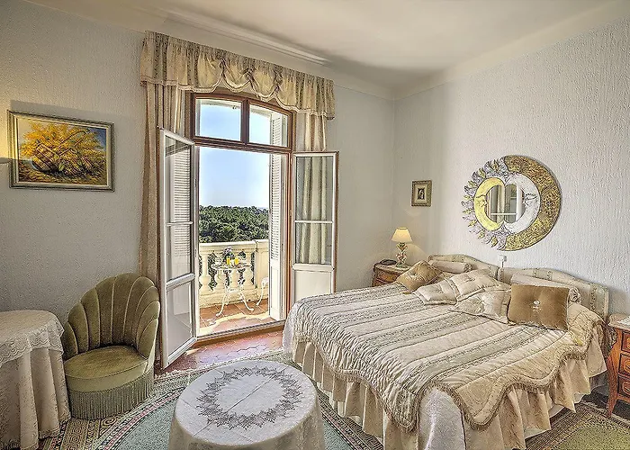 Hotel Le Chateau De Lese
