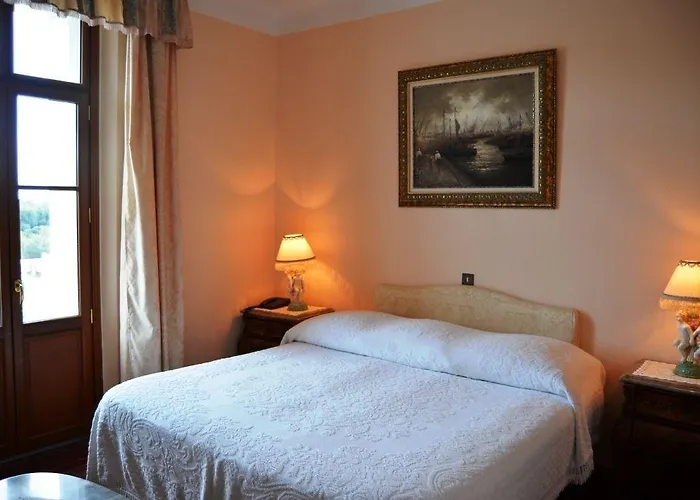 Отель Le Chateau De Lese 4*