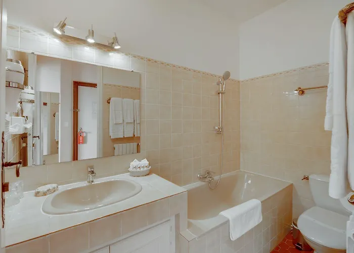 Le Chateau De Lese Отель 4*