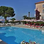 Le Chateau De Lese 4*