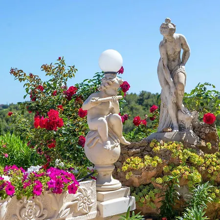 Le Chateau De Lese Hotel 4*