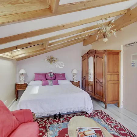 Le Chateau De Lese Hotel