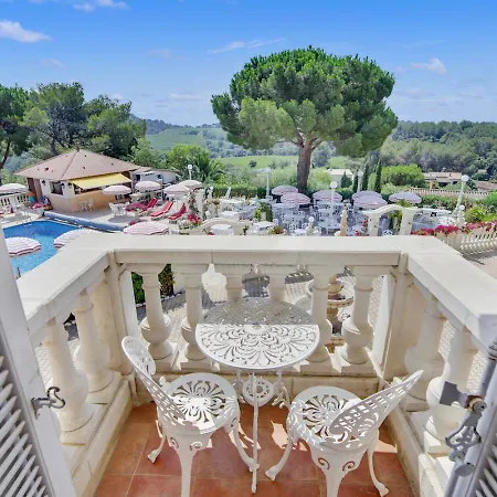 Le Chateau De Lese 4*
