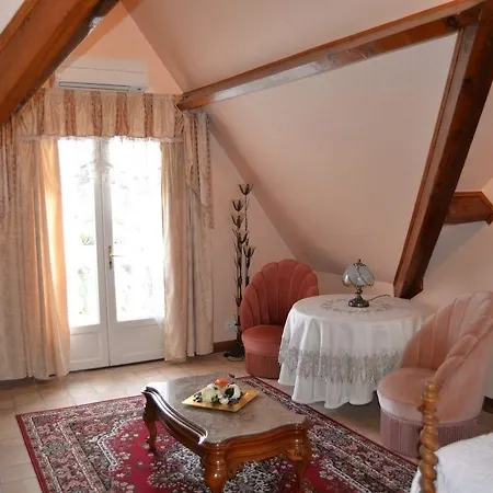 Le Chateau De Lese 4*