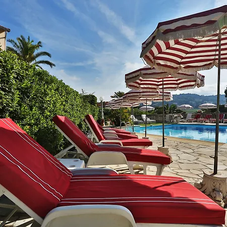 Hotel Le Chateau De Lese 4*