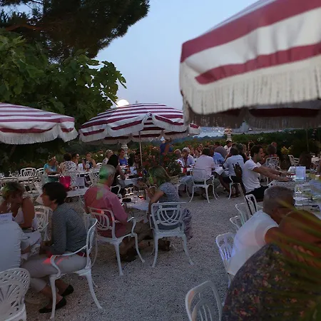 Le Chateau De Lese La Croix-Valmer