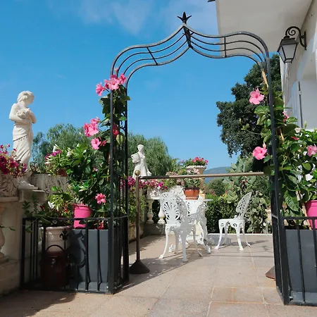 Le Chateau De Lese Hotel