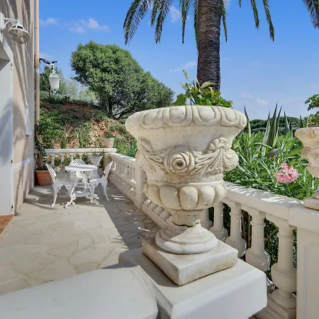 Le Chateau De Lese Hotel 4*