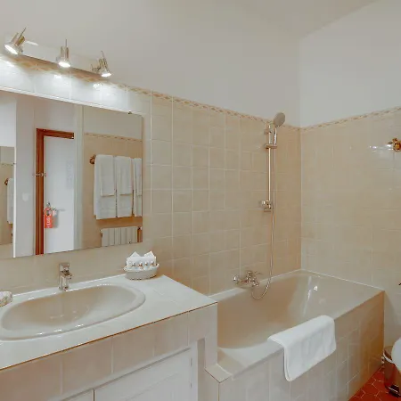 Le Chateau De Lese Hotel 4*