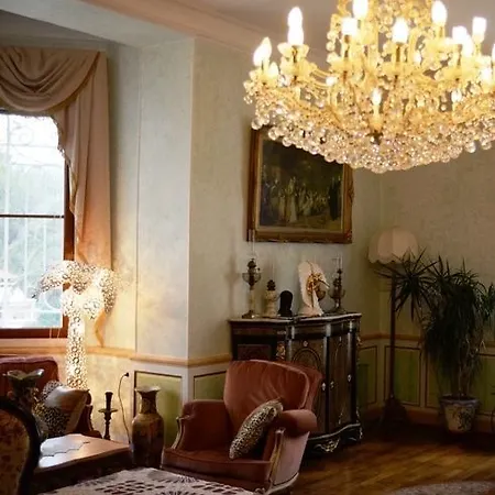 Hotel Le Chateau De Lese