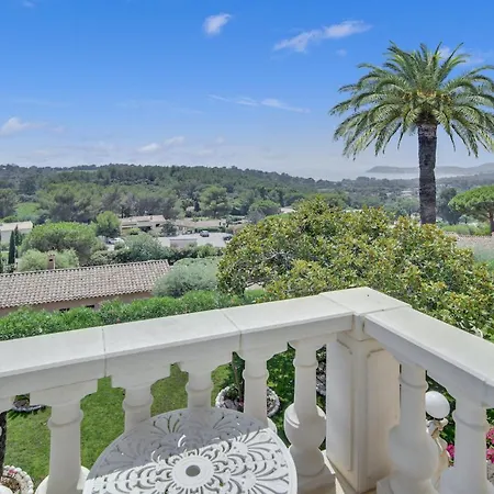Le Chateau De Lese 4*