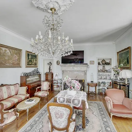 Le Chateau De Lese Hotel