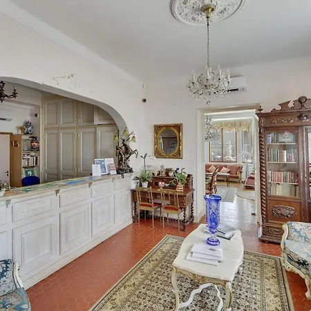 Le Chateau De Lese Hotel 4*