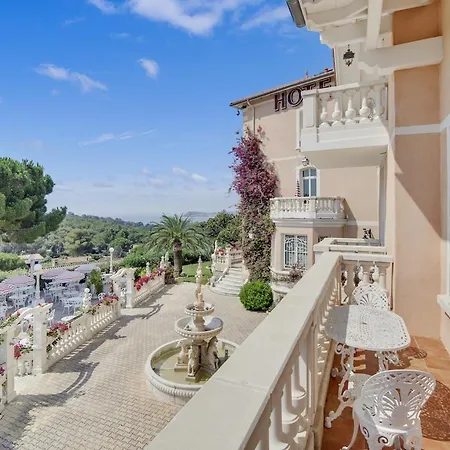 Le Chateau De Lese Hotel 4*
