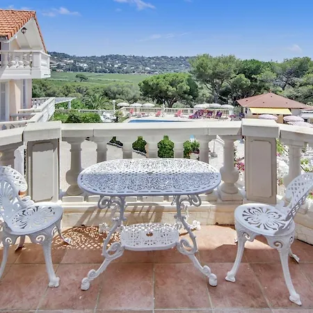 Hotel Le Chateau De Lese 4*