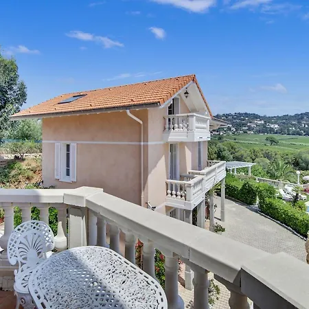 Le Chateau De Lese 4*