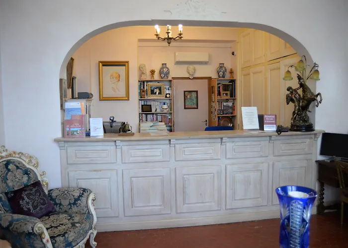 Le Chateau De Lese 4* لا كروا فالميه