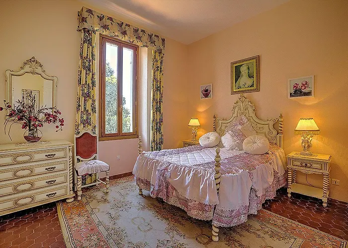 Le Chateau De Lese