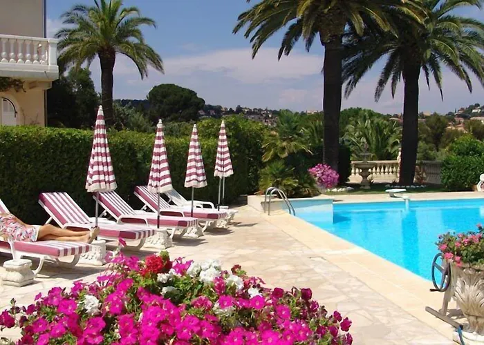 Le Chateau De Lese 4*