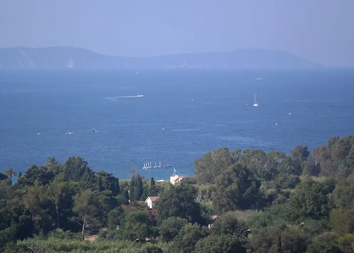 Hotell Le Chateau De Lese 4*